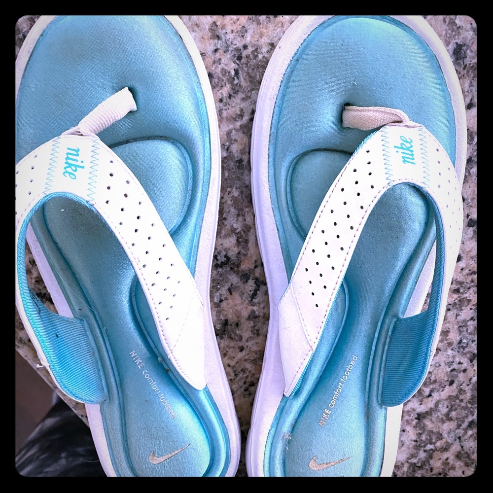 Nike women’s sandals